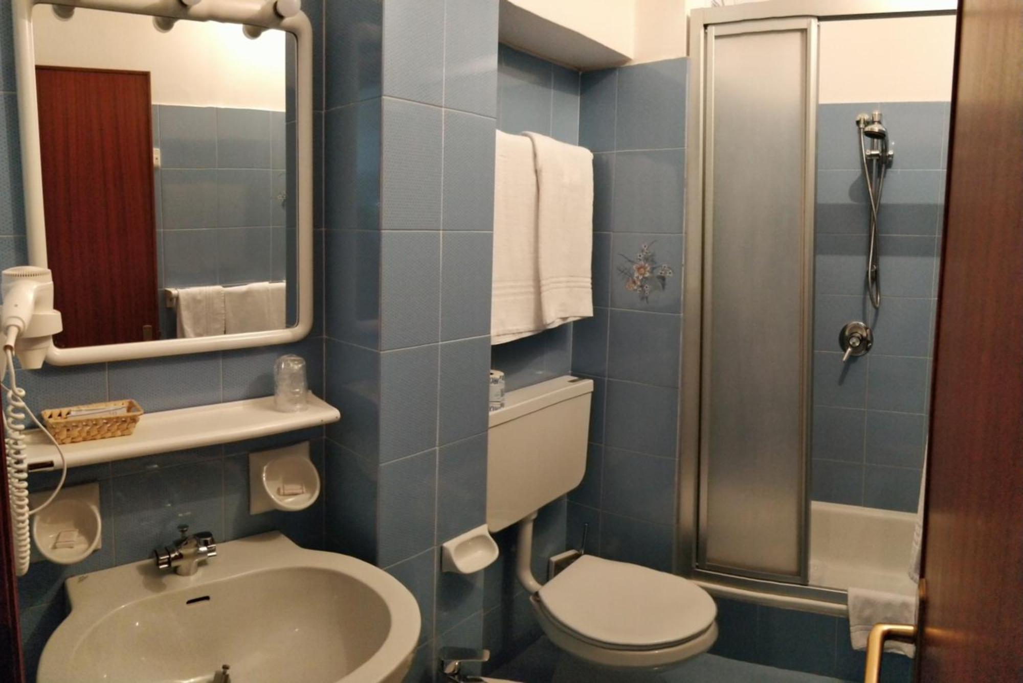 Hotel Riviera Desenzano del Garda Pokoj fotografie