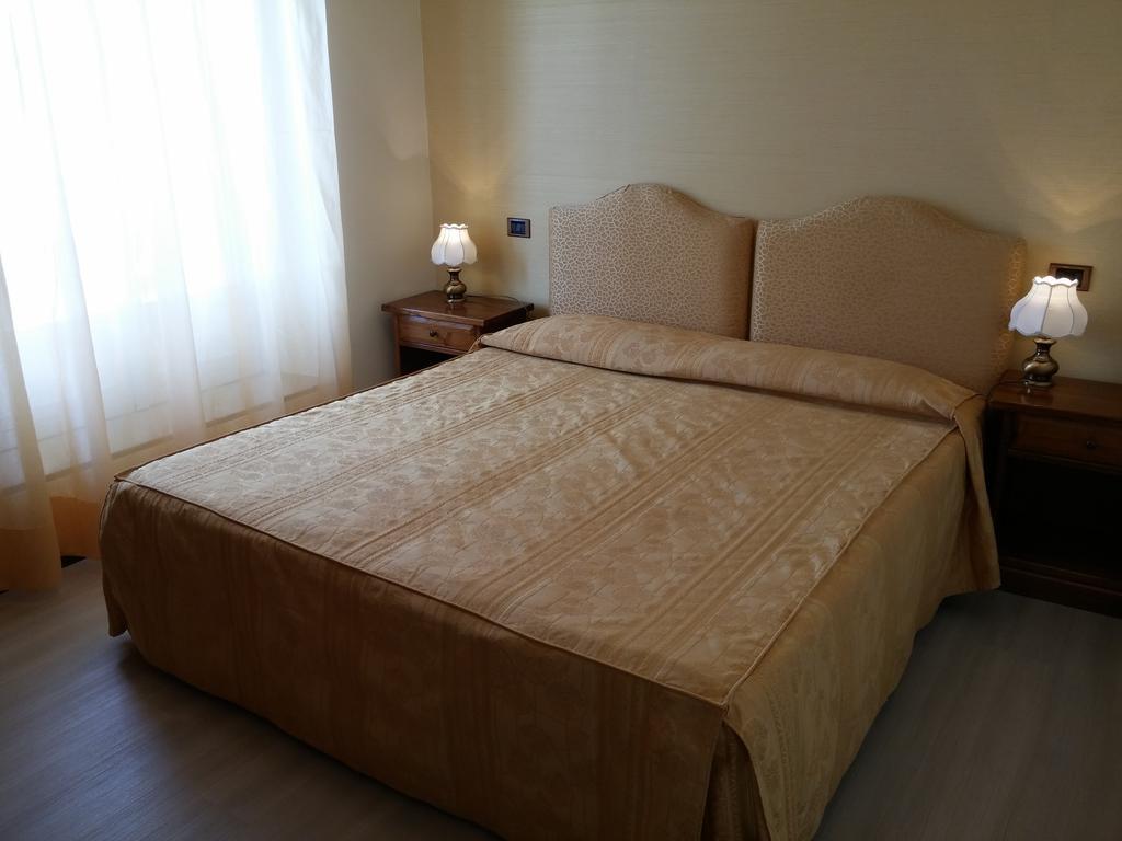 Hotel Riviera Desenzano del Garda Exteriér fotografie